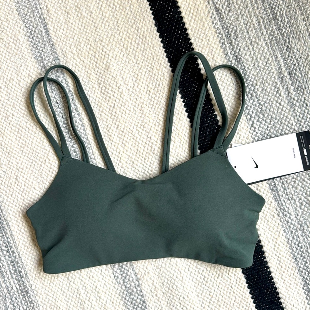 Nike Green Sports Bra (NWOT)